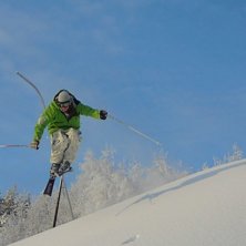 Kolla skuggan! J&auml;tte-sn&ouml;kanonspucklar..i Storkli. Kuva: Peter Wallin. Ratsastaja: Olle Lahti.