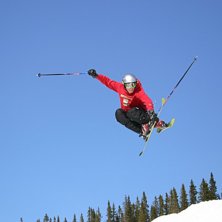 Drog p&aring; en sk&ouml;n Mute i cornern i Bydalens DreamP. Kuva: Tomas Johansson. Ratsastaja: Gustav Ekroth.