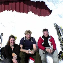 Om ni &auml;r i &Aring;re, fika p&aring; toppstugan!!!. Kuva: kjell ericsson. Ratsastaja: petra, g&ouml;ran och robban.