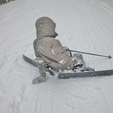 Skidor &auml;r inget f&ouml;r mig. Kuva: Josefine. Ratsastaja: Johanna.