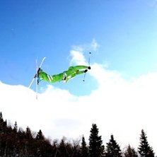 Carl fick en bra bild i br&auml;cke p&aring; sportlovet.
. Kuva: Carl Svedberg. Ratsastaja: Sebbe.