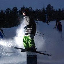 K&ouml;r lite box med sprut sn&ouml;.. Kuva: erik larsson. Ratsastaja: jens fasth.