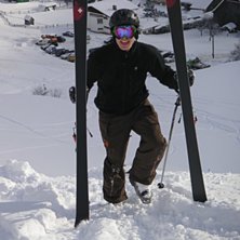 g&aring;r upp till v&aring;r enorma kicker efter hopp. Kuva: anna. Ratsastaja: Christian L&ouml;fstrand.