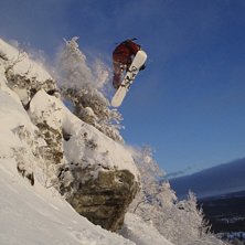 Fin dag f&ouml;r att testa droppen i &Aring;re l&aring;g-zon. Kuva: Viktor Karlsson. Ratsastaja: Christian Dindas-L&ouml;vgren.