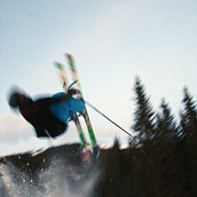Vi byggde ett litet backfliphopp en kv&auml;ll i Duved. Kuva: Fredrik Nordqvist. Ratsastaja: Petter Lennartsson.
