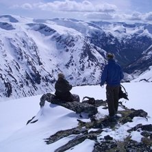 S&aelig;treskardsfjellet near Stryn with fresh snow in . Kuva: Ryan Watts. Ratsastaja:  Kjetil R&oslash;dland, Lars Rodvelt.